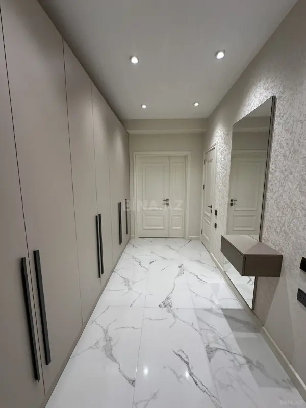 Satılır 3 otaqlı mənzil 108 m²