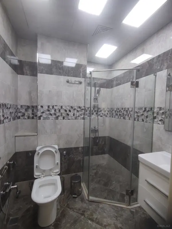 Kirayə verilir 3 otaqlı mənzil 150 m²