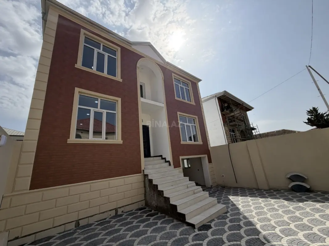 Satılır 4 otaqlı həyət evi 200 m²