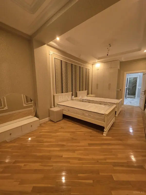 Satılır 4 otaqlı mənzil 168 m²