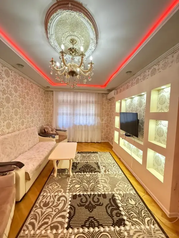 Kirayə verilir 3 otaqlı mənzil 120 m²