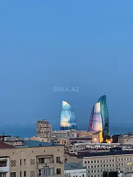 Satılır 3 otaqlı mənzil 130 m² — Bakı 3 otaq 130.00 m²