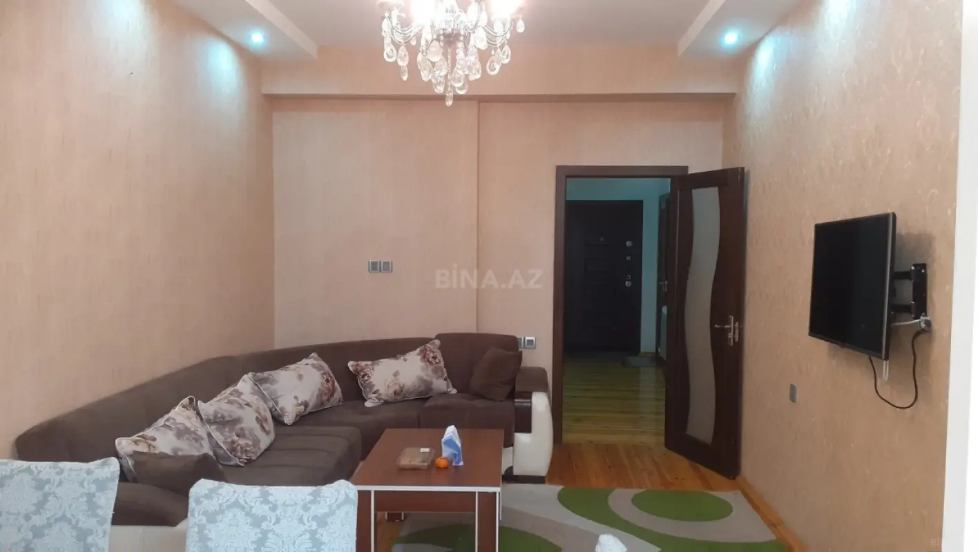 Kirayə verilir 2 otaqlı mənzil 70 m²