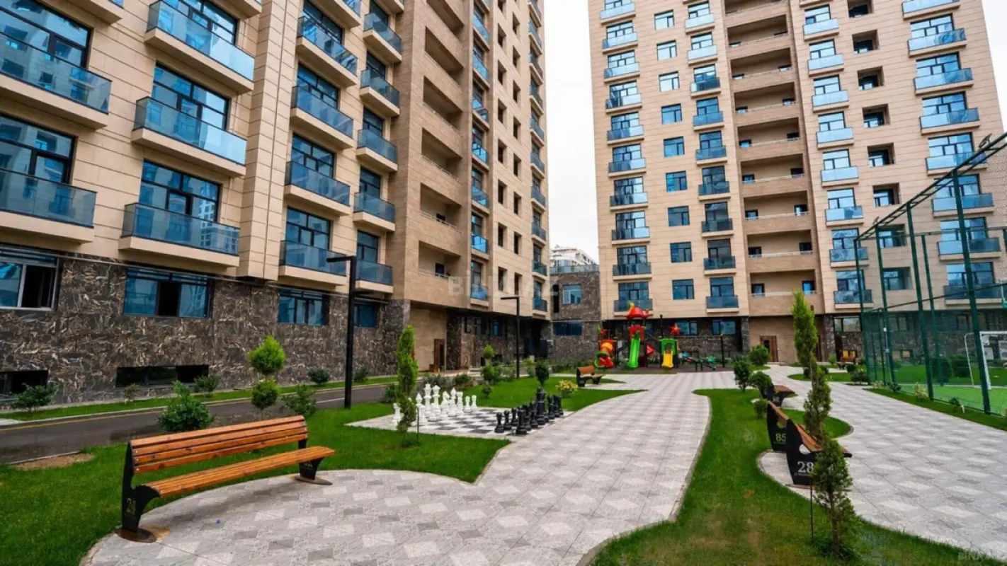 Kirayə verilir 3 otaqlı mənzil 120 m²