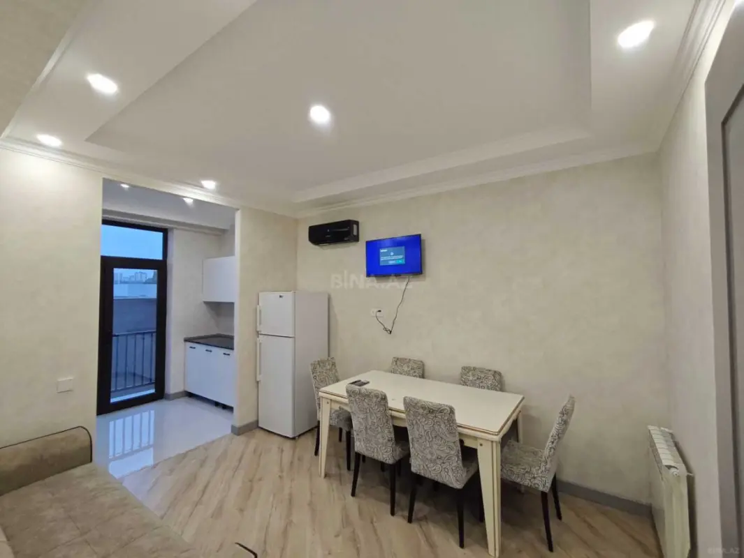 Kirayə verilir 2 otaqlı mənzil 62 m²