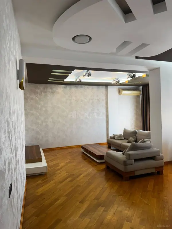 Kirayə verilir 3 otaqlı mənzil 121 m²