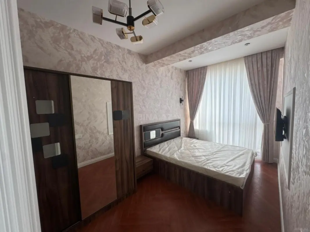Kirayə verilir 2 otaqlı mənzil 80 m²