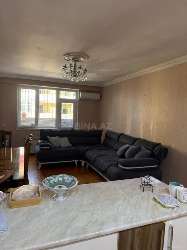 Satılır 2 otaqlı mənzil 82 m²