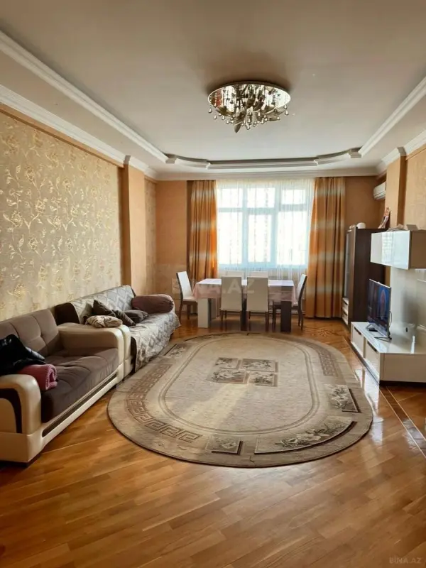 Satılır 3 otaqlı mənzil 165 m²