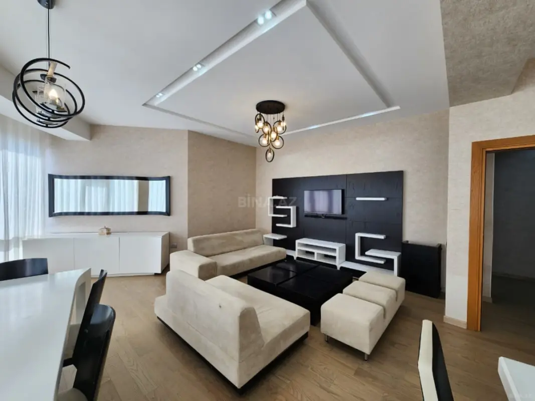 Kirayə verilir 3 otaqlı mənzil 137 m²