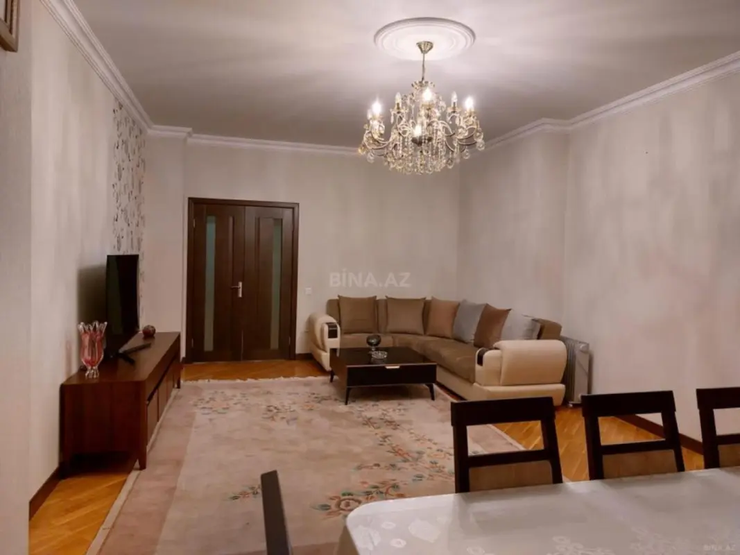 Satılır 4 otaqlı mənzil 155 m²
