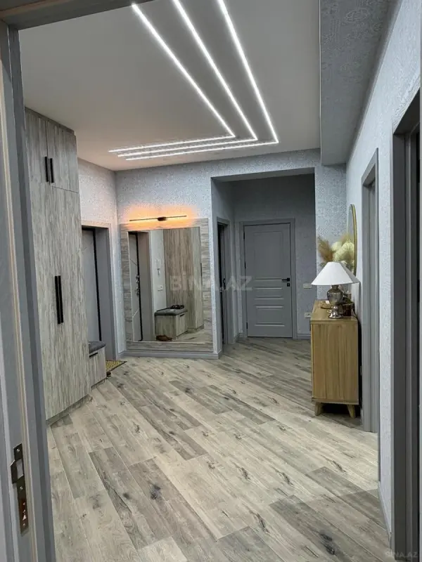 Satılır 3 otaqlı mənzil 125 m²