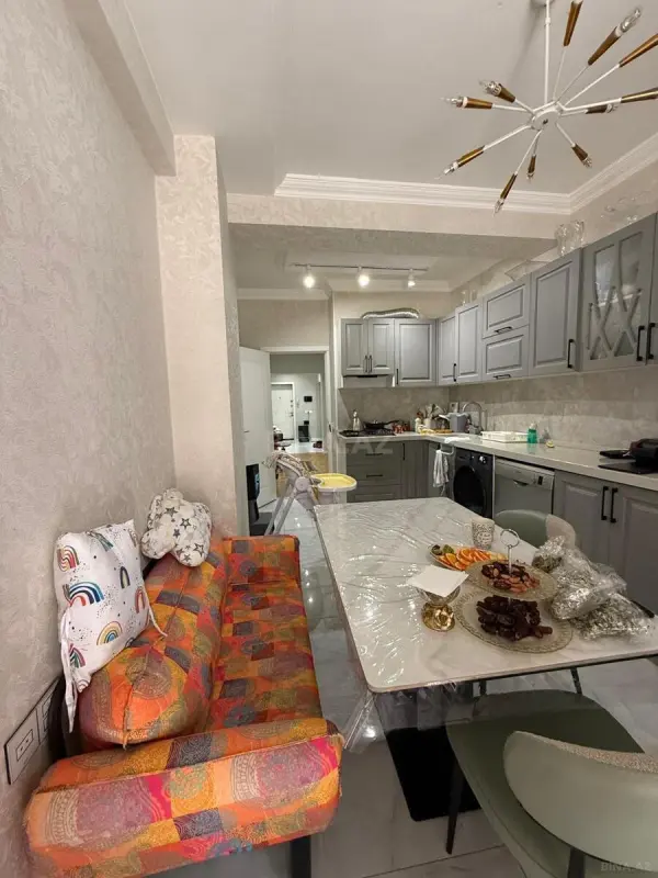 Satılır 3 otaqlı mənzil 130 m²
