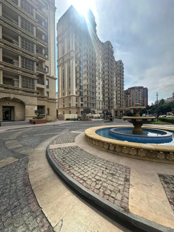 Kirayə verilir 4 otaqlı mənzil 230 m²