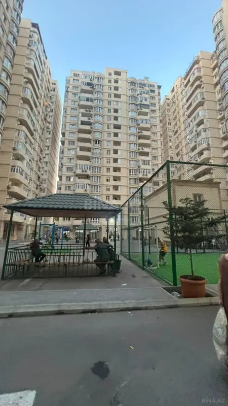 Satılır 2 otaqlı mənzil 100 m²