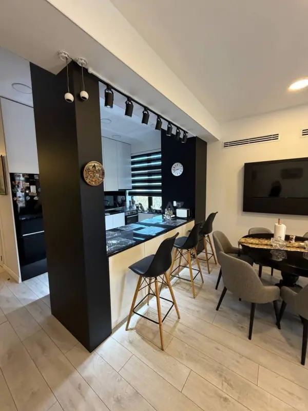 Satılır 2 otaqlı mənzil 103 m²