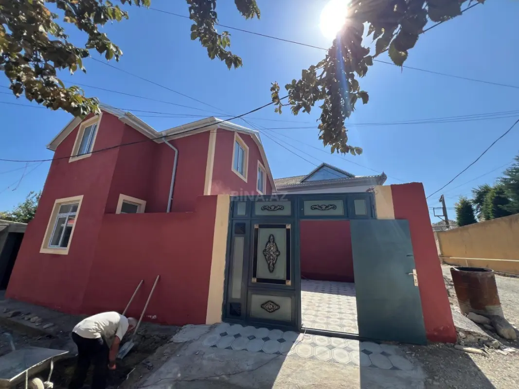 Satılır 4 otaqlı həyət evi 100 m²