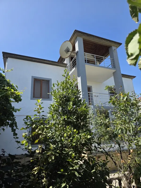 Satılır 6 otaqlı həyət evi 420 m²