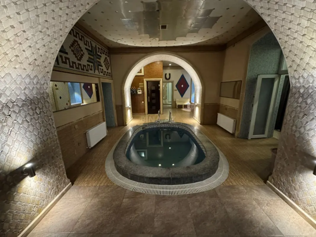 Satılır obyekt 230 m²