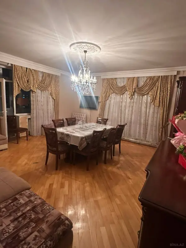 Kirayə verilir 2 otaqlı mənzil 154 m²