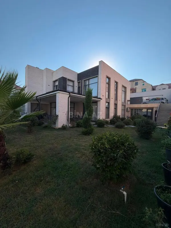 Satılır 6 otaqlı həyət evi 400 m²