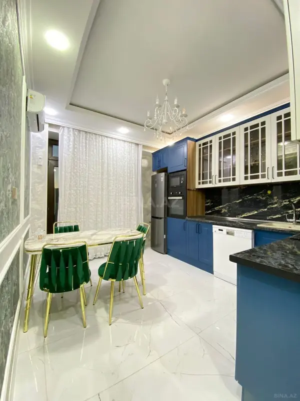 Kirayə verilir 3 otaqlı mənzil 150 m²
