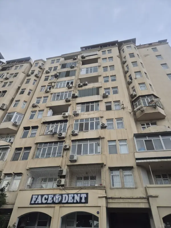 Satılır 3 otaqlı mənzil 120 m²