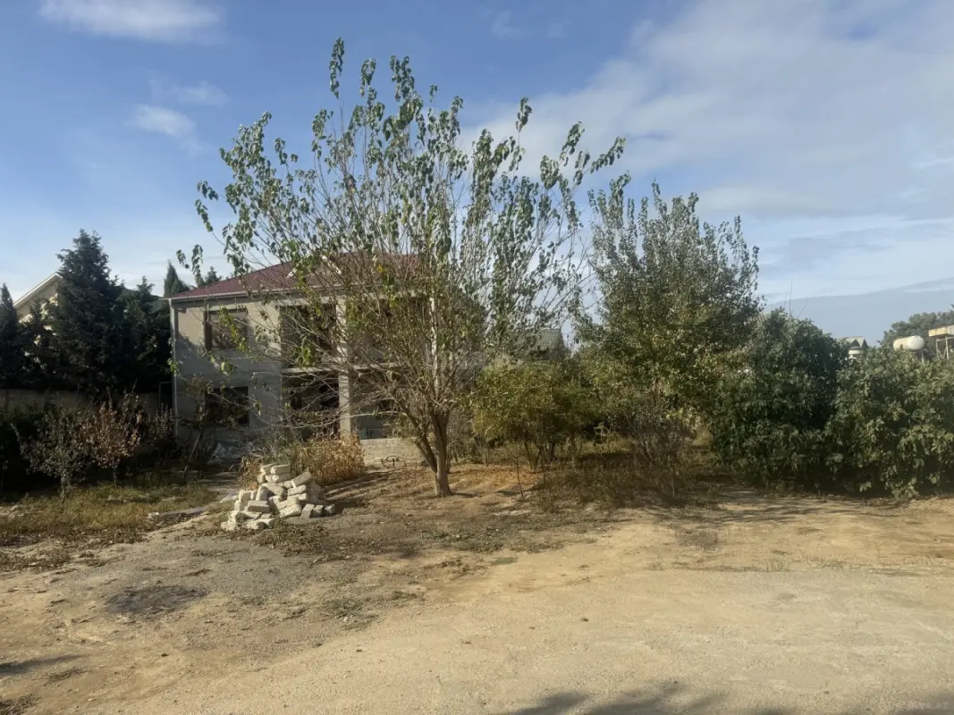 Satılır 4 otaqlı həyət evi 255 m²