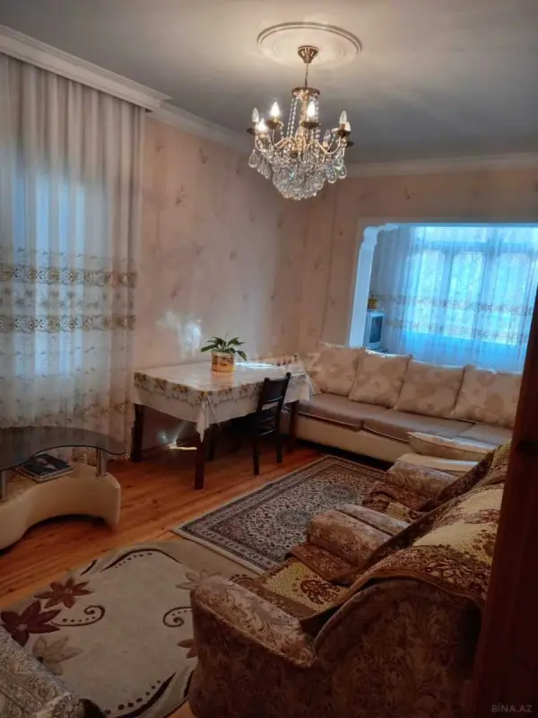 Satılır 4 otaqlı mənzil 110 m²