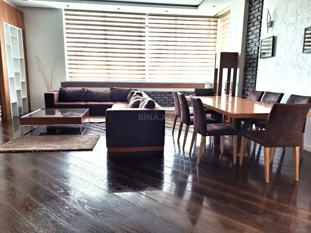 Kirayə verilir 4 otaqlı mənzil 180 m²