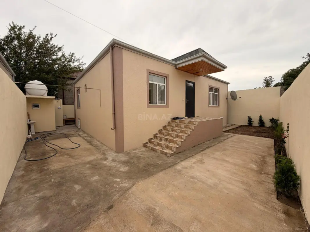 Satılır 4 otaqlı həyət evi 100 m²