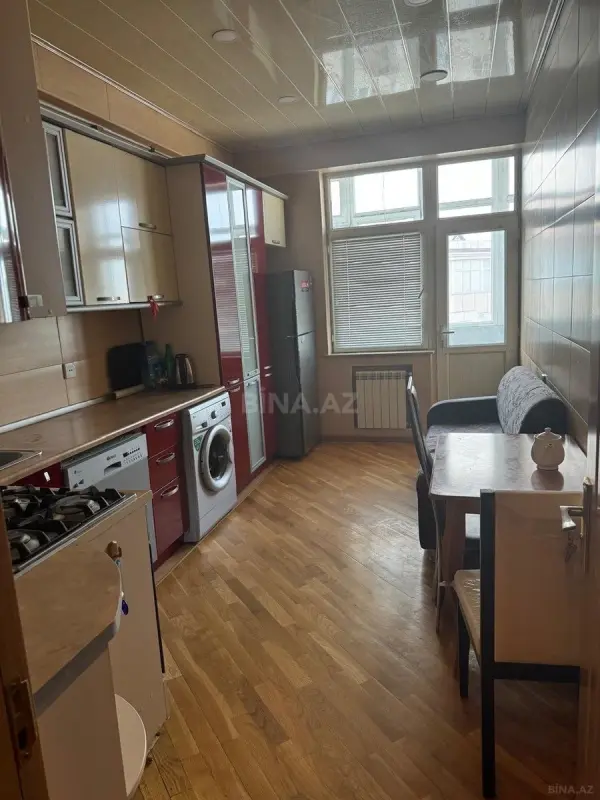 Satılır 2 otaqlı mənzil 92 m²