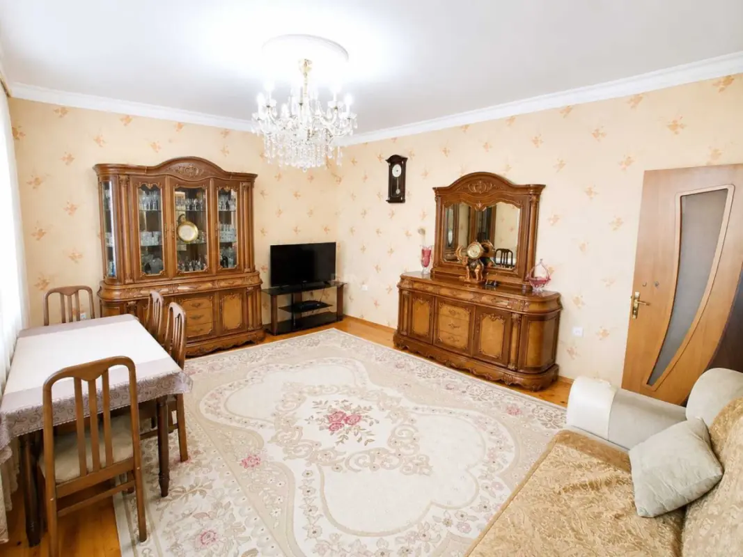 Kirayə verilir 3 otaqlı mənzil 110 m²