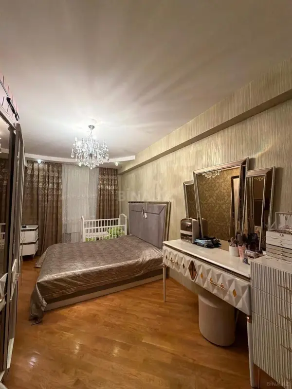 Kirayə verilir 2 otaqlı mənzil 95 m²