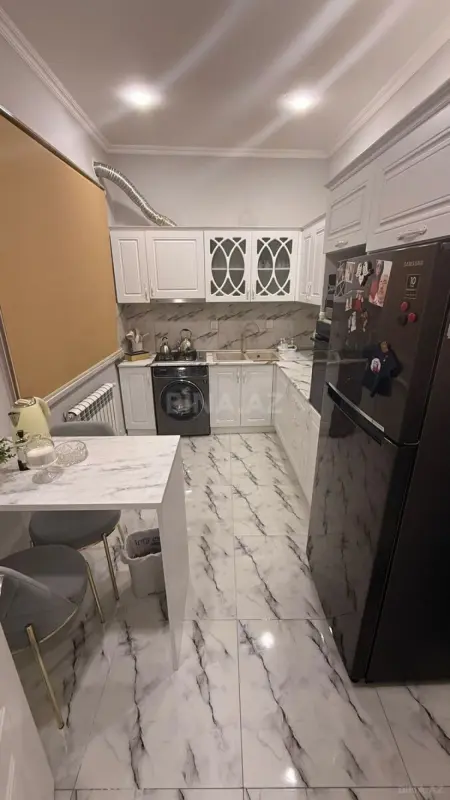 Satılır 4 otaqlı mənzil 50 m²
