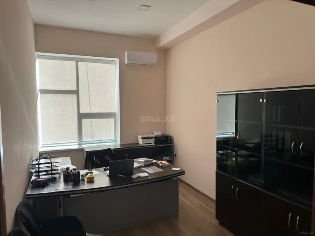 Satılır 5 otaqlı ofis 128 m²
