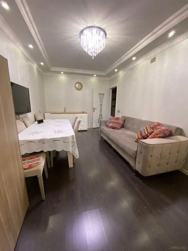 Satılır 5 otaqlı mənzil 110 m²