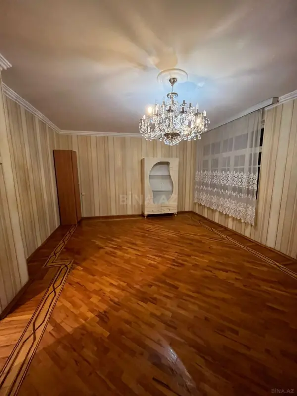 Satılır 3 otaqlı mənzil 110 m²