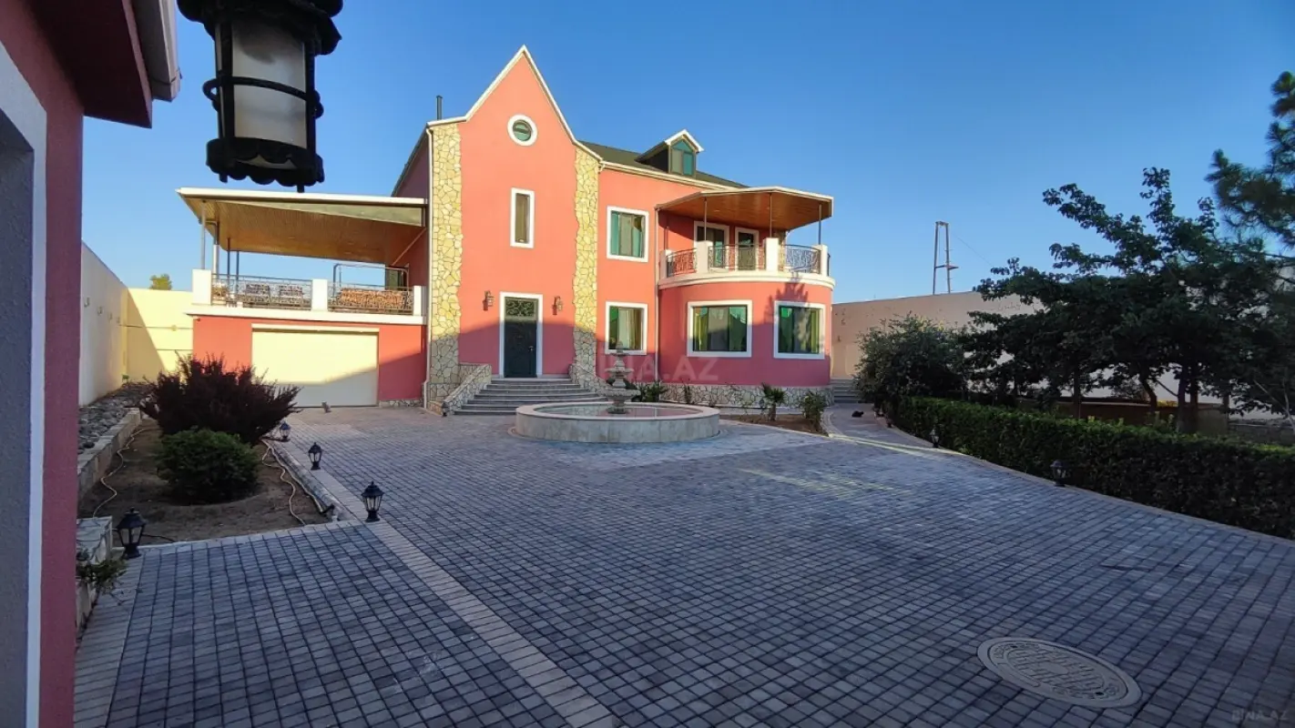 Satılır 7 otaqlı həyət evi 450 m²