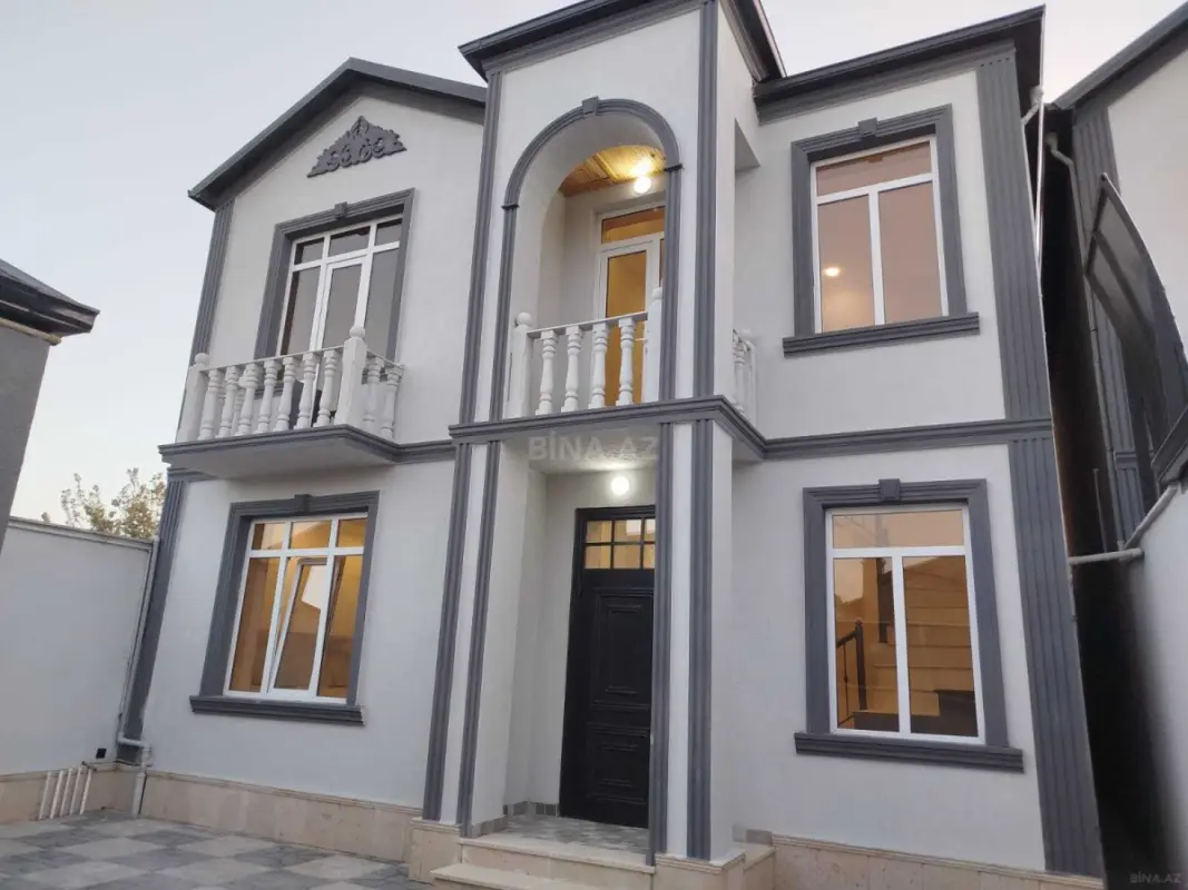 Satılır 5 otaqlı həyət evi 225 m²