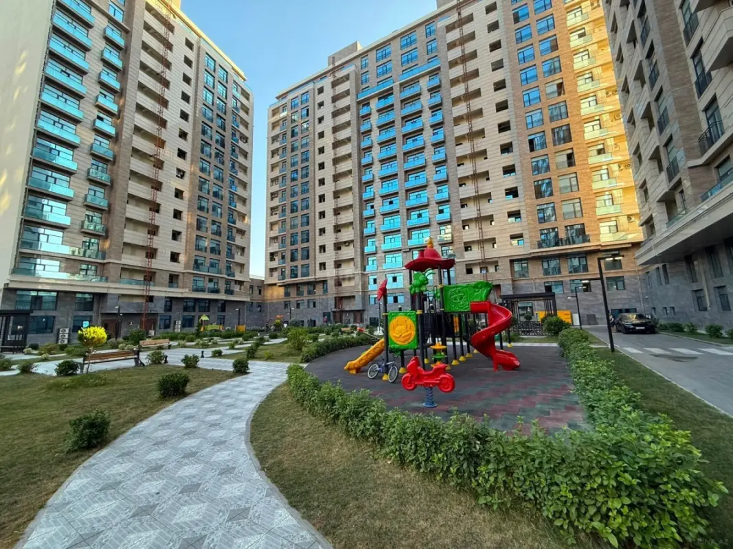 Kirayə verilir 3 otaqlı mənzil 120 m²