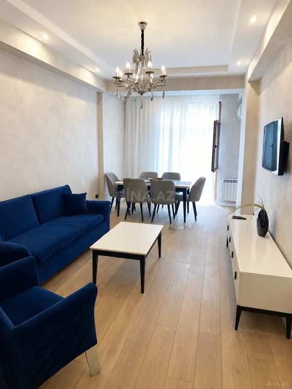 Kirayə verilir 2 otaqlı mənzil 70 m²