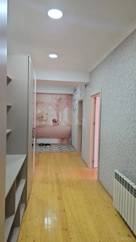 Satılır 2 otaqlı mənzil 82 m²