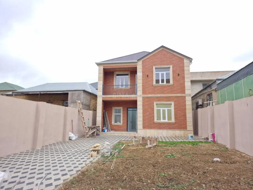 Satılır 5 otaqlı həyət evi 185 m²
