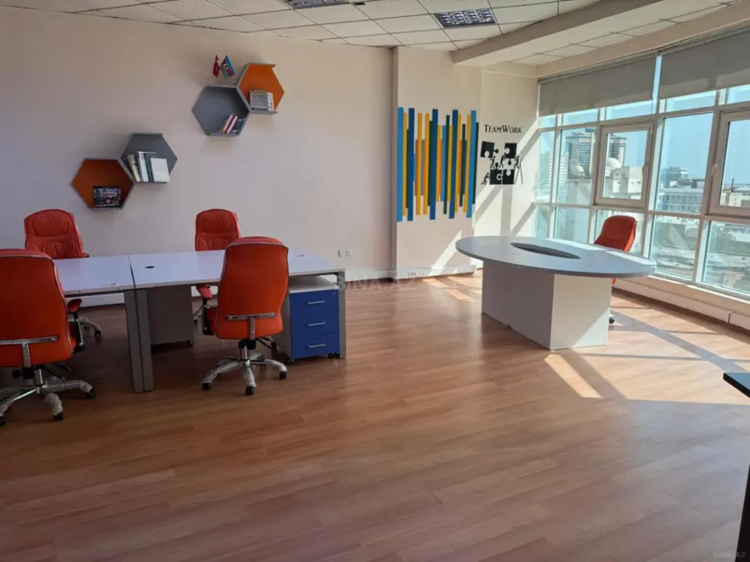 Kirayə verilir 5 otaqlı ofis 240 m²
