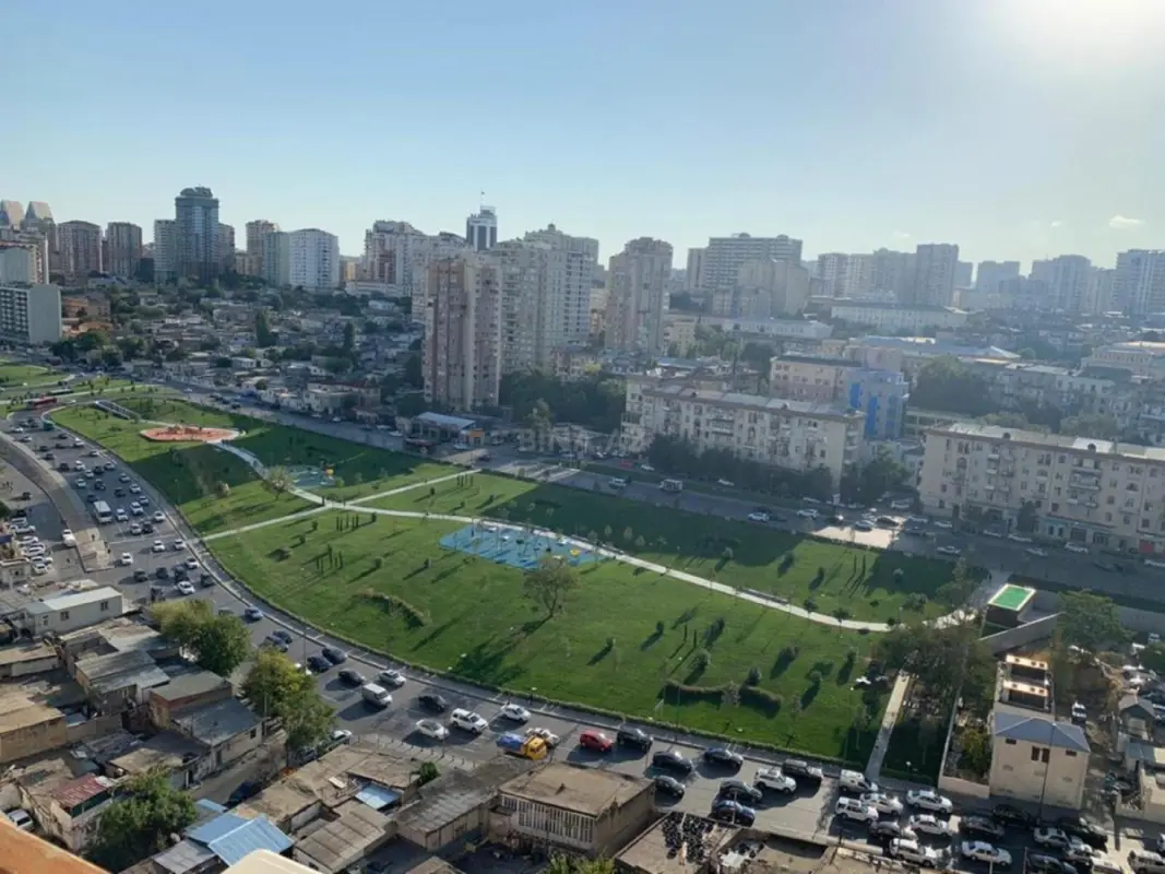 Kirayə verilir 4 otaqlı mənzil 200 m²