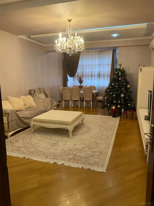 Satılır 2 otaqlı mənzil 117 m²