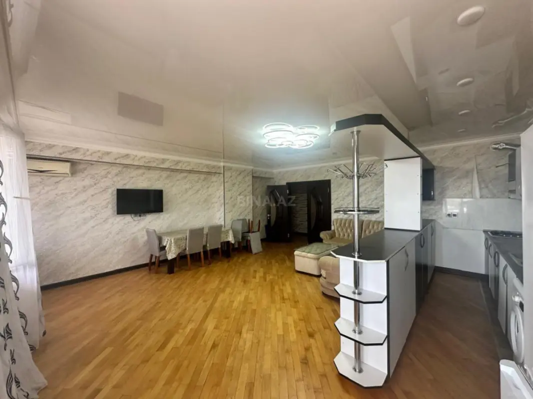 Kirayə verilir 3 otaqlı mənzil 136 m²