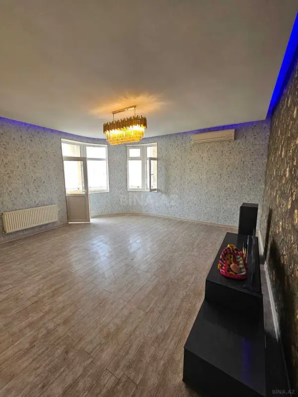 Satılır 3 otaqlı mənzil 110 m²