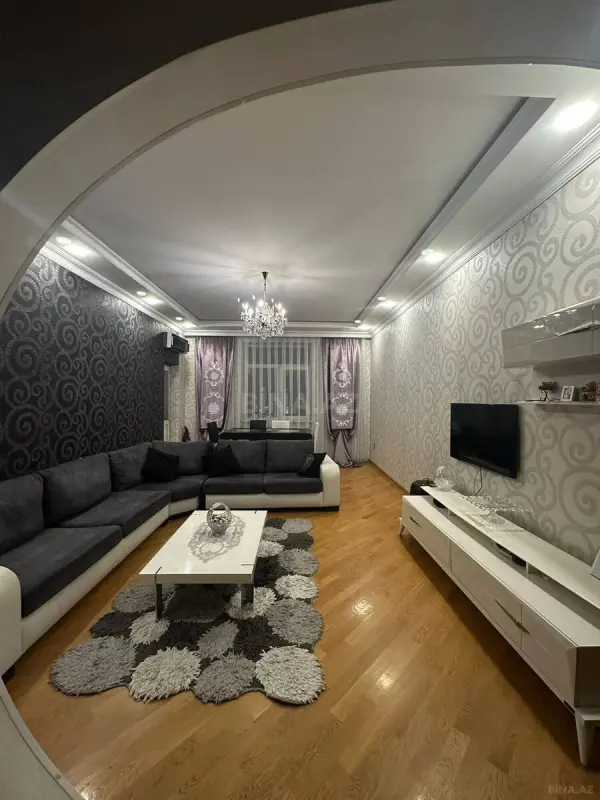 Satılır 4 otaqlı mənzil 130 m²